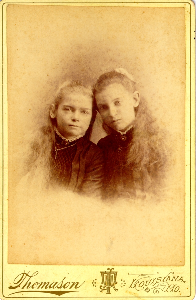 Lucy and Bettie Martin as children